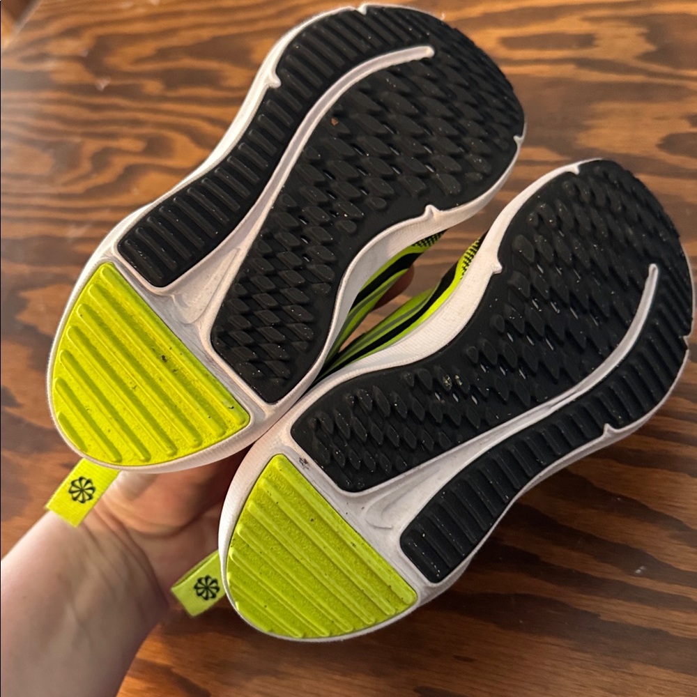 Nike Kids Black and Neon Green Sneakers - Picture 4 of 5